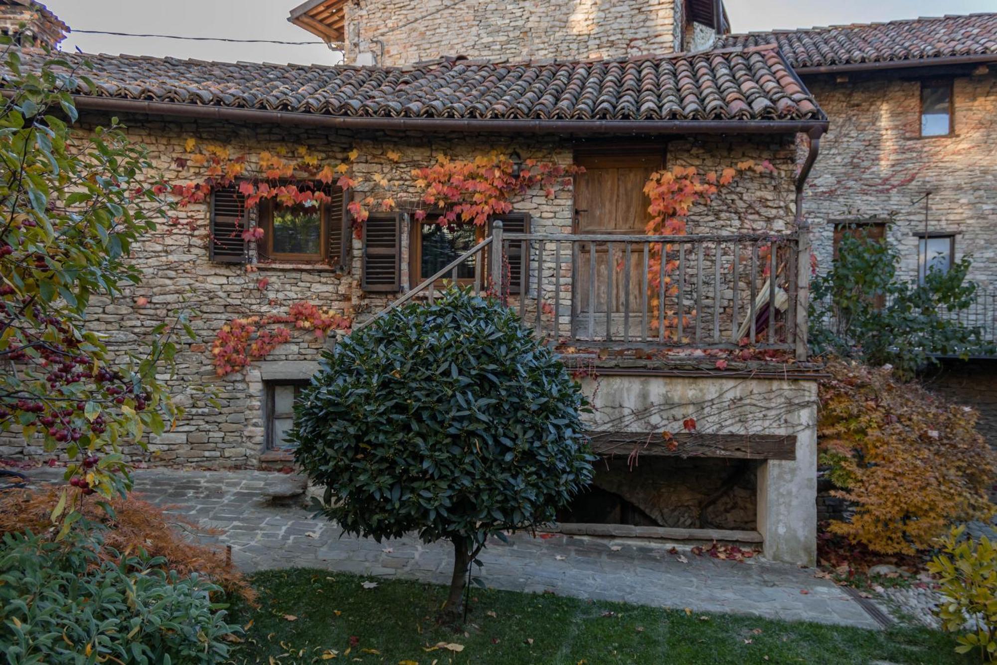 Number 10 Locanda B&B Belvedere Langhe Buitenkant foto